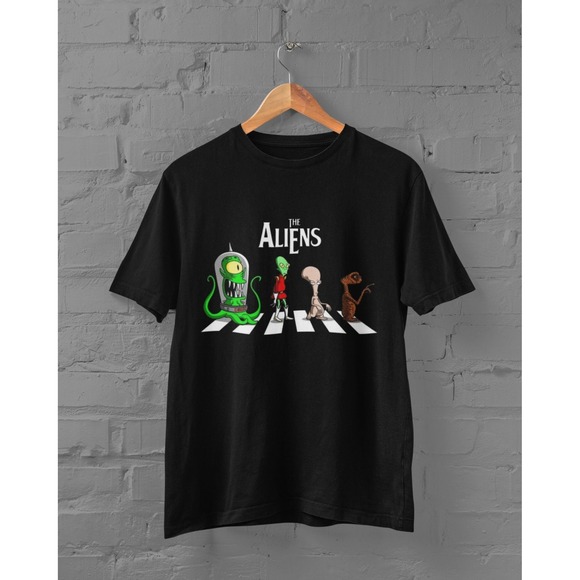 Gildan Tops - The Aliens Beatles T-Shirt With Futurama, Simpsons, Family Guy, ET Mashup Tee